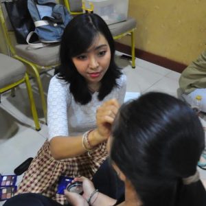 Gadis Bali ayu -gadis Bali IU-Anak Agung Sagung Krisna Darmawati-Tujung Krisna Darmawati - 14 - Make up artist